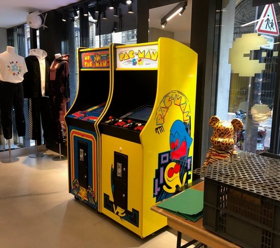 découvrez les machines d'arcade beekman, alliant nostalgie et technologie moderne. profitez d'une expérience de jeu immersive avec des designs uniques et un large choix de jeux classiques et contemporains, parfaits pour les passionnés d'arcade.