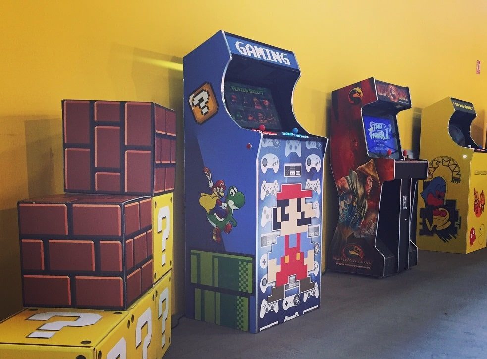 louez une borne d'arcade à dijon et plongez dans l'univers des jeux rétro. parfait pour vos événements, anniversaires ou soirées entre amis, profitez d'une expérience nostalgique inoubliable avec nos bornes de qualité. réservez dès maintenant!