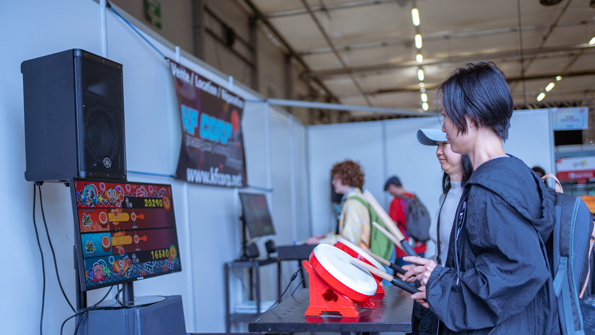 louez une borne d'arcade à tours pour vos événements. offrez à vos invités une expérience ludique inoubliable avec une sélection de jeux rétro et modernes. parfait pour les anniversaires, les mariages et les soirées d'entreprise.