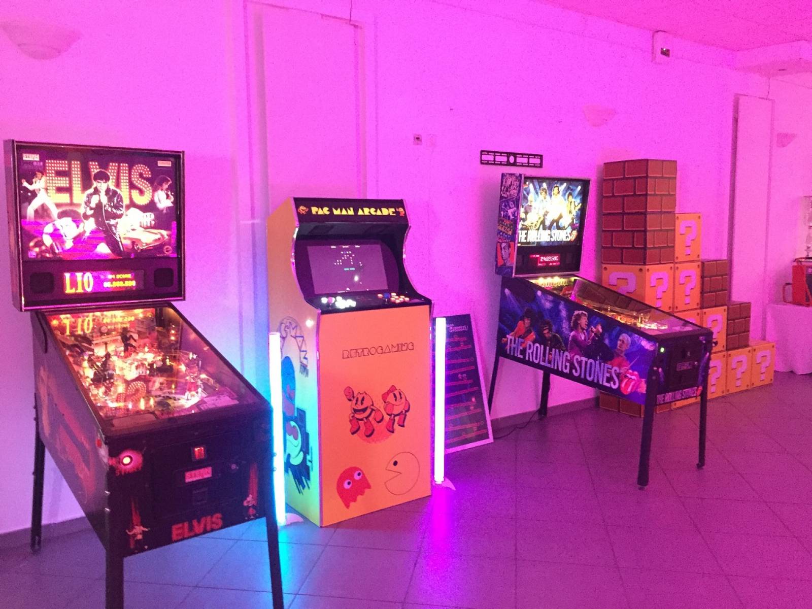 louez une borne d'arcade à rouen pour vos événements ! ajoutez une touche de nostalgie et de divertissement à vos fêtes, mariages ou soirées d'entreprise avec nos bornes de jeux variés, idéales pour tous les âges.