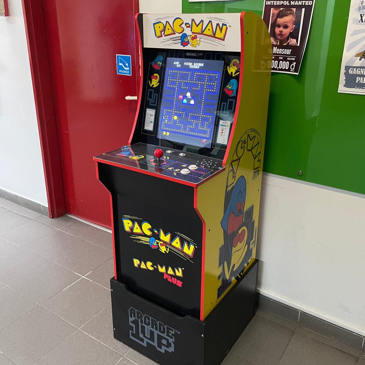 découvrez notre service de location de bornes d'arcade en vendée. offrez à vos événements une touche rétro et amusante avec nos machines de jeu emblématiques. parfait pour les anniversaires, mariages ou soirées entre amis !