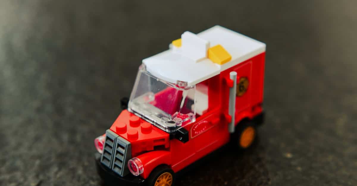 découvrez le set lego excitebike, inspiré du célèbre jeu vidéo rétro. construisez votre propre piste de course et lancez vos motos à l'assaut de défis urbains. parfait pour les fans de motocross et de lego, ce modèle promet des heures de créativité et de fun.